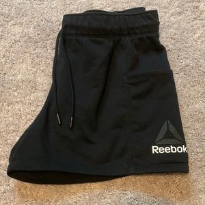 Reebok shorts 🖤